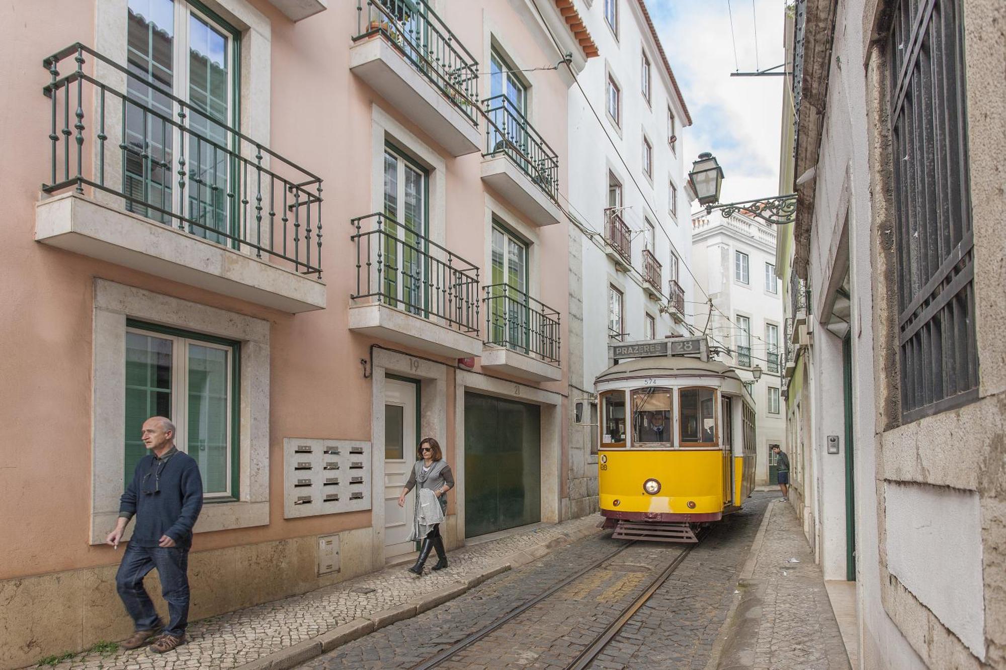 Bairrus Lisbon Apartments - Alfama II Esterno foto
